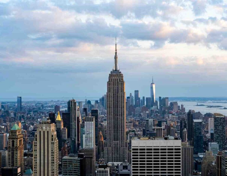 Seven Stunning Rooftop Venues in New York City Photo by Dana Andreea Gheorghe on Unsplash